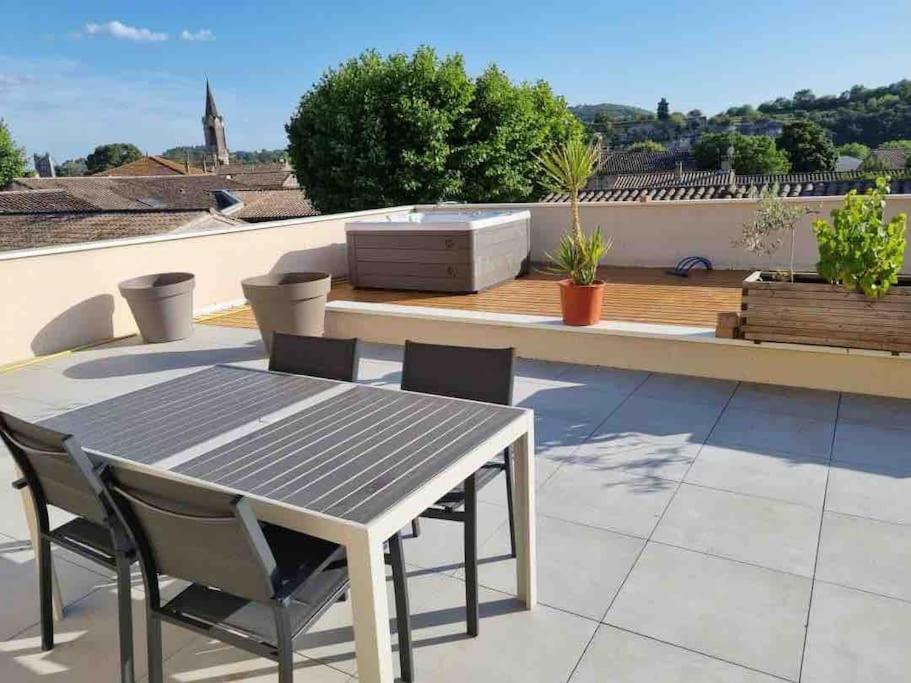 Appartement Neuf Avec Spa Saint-Martin-dʼArdèche المظهر الخارجي الصورة